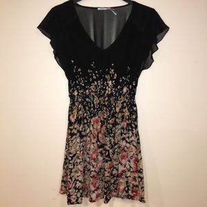 like new Kimchi Blue flutter floral mini dress S